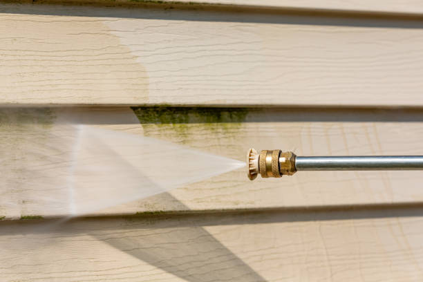 Best Residential Pressure Washing Services  in Lla Lla East, WA